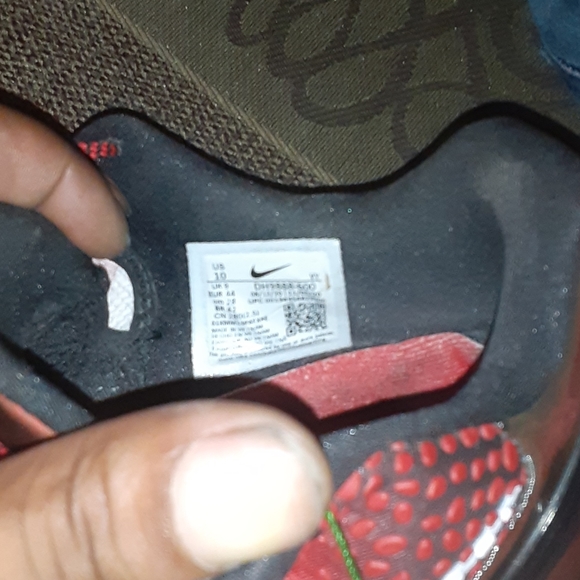 Kobi Bryant - Picture 2 of 4